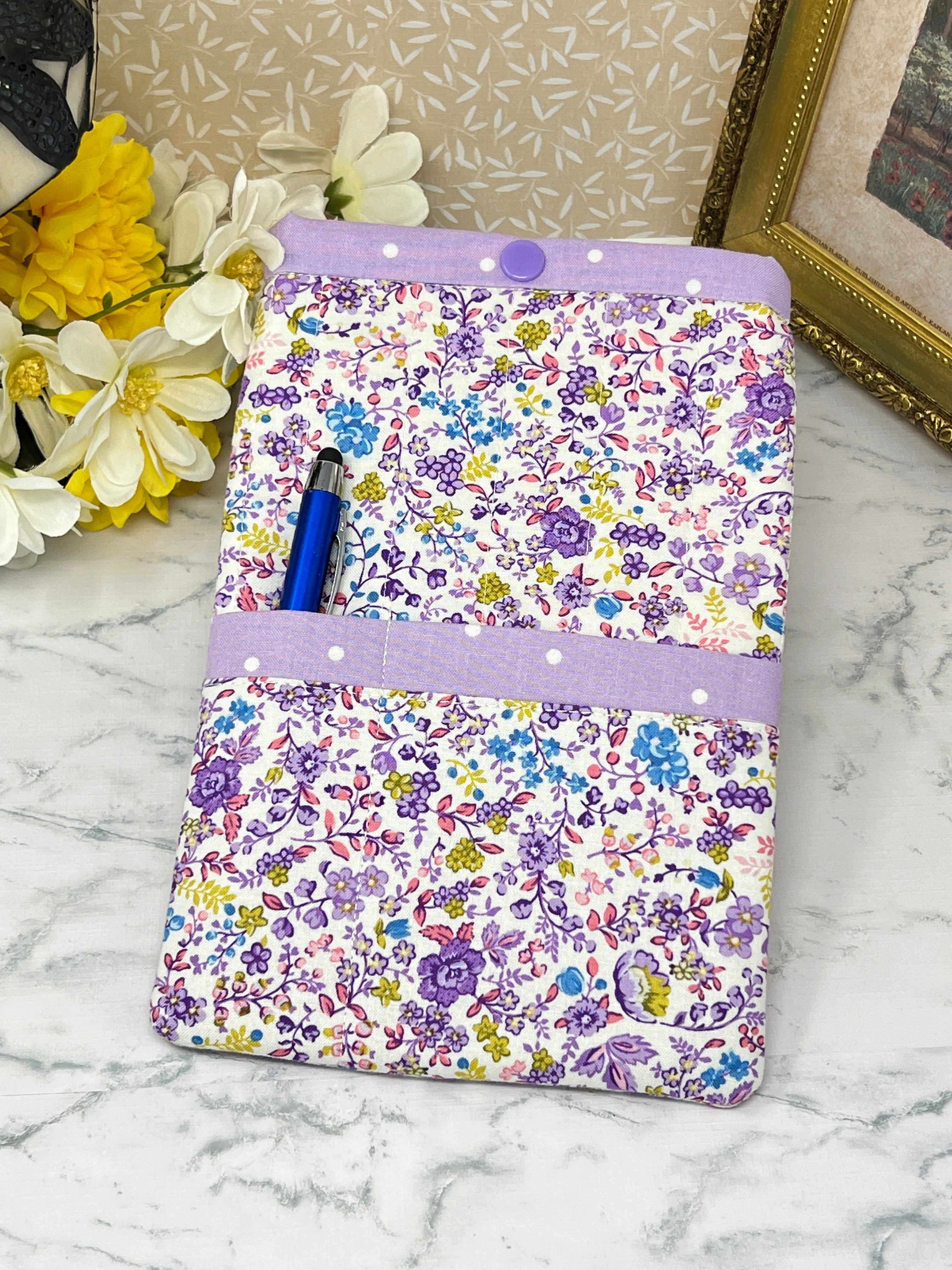 Lavender Spray - Quilted E-reader Sleeve