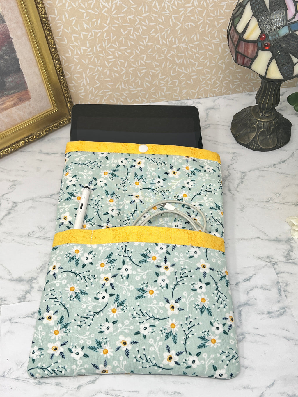 Daisies on Turquoise - Quilted Tablet Sleeve